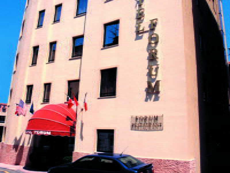 Hotel Restaurant Forum Beausoleil Exterior foto